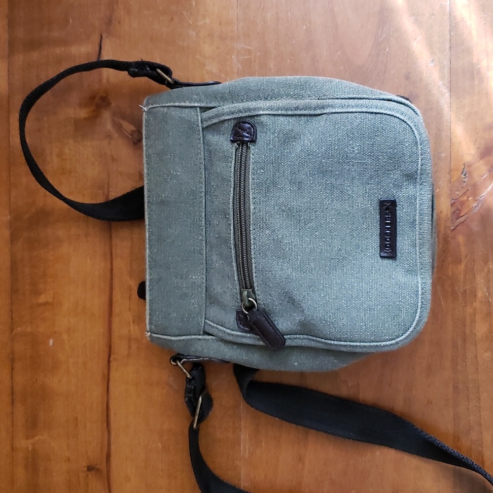 Little crossbody bucket bag by Dockers